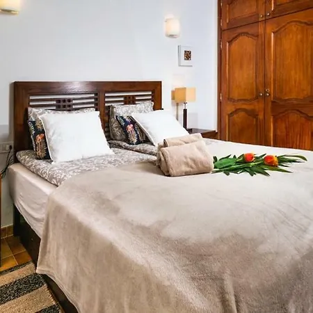 Neptuno Sea View Playa Arena Puerto de Santiago (Tenerife)